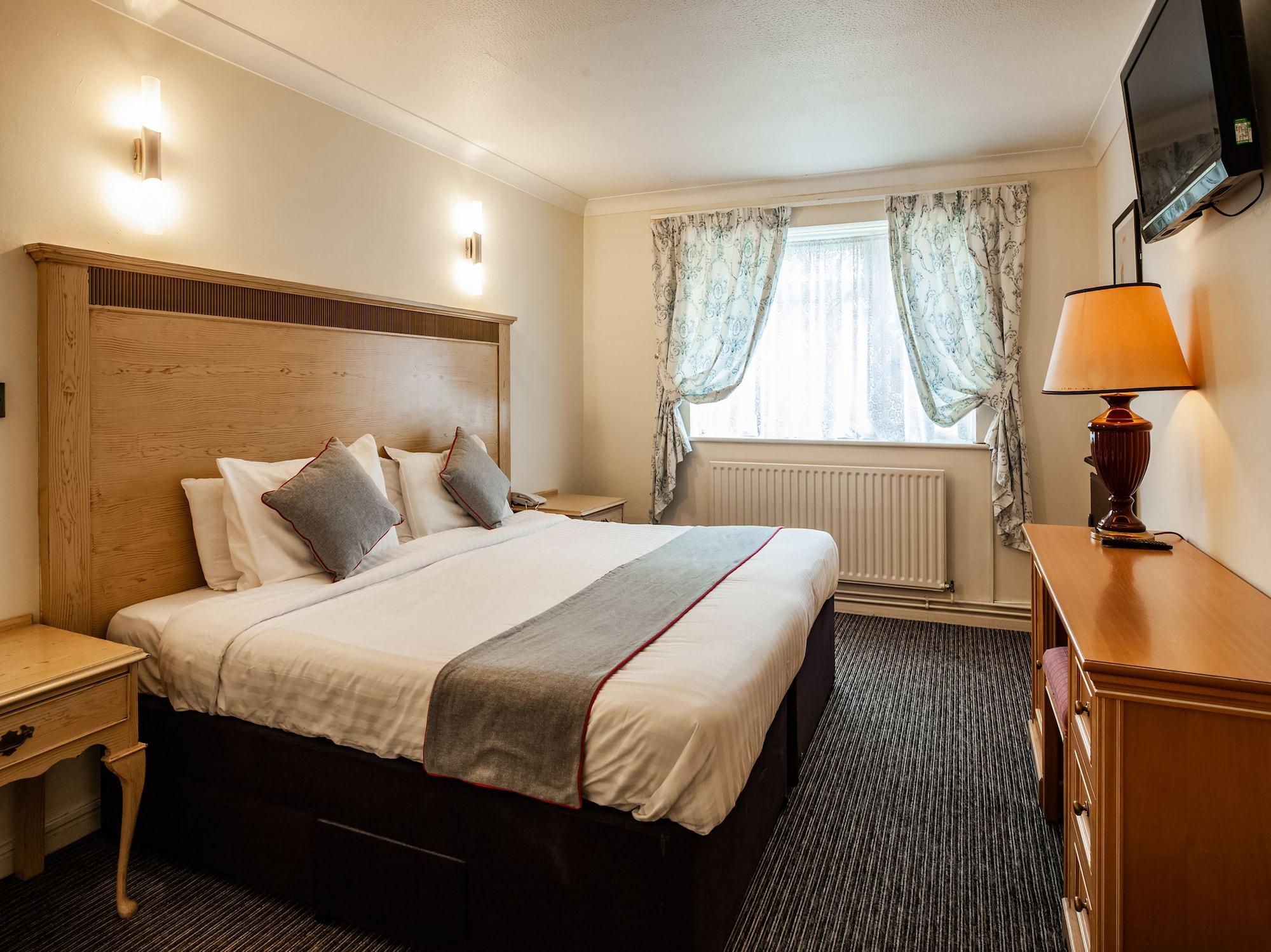 Oyo Osterley Park Hotel ไอล์เวิร์ธ ภายนอก รูปภาพ