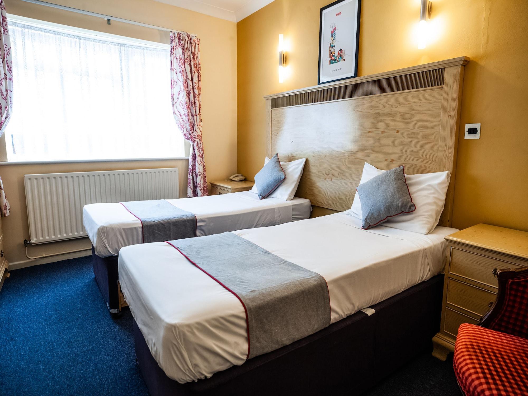 Oyo Osterley Park Hotel ไอล์เวิร์ธ ภายนอก รูปภาพ