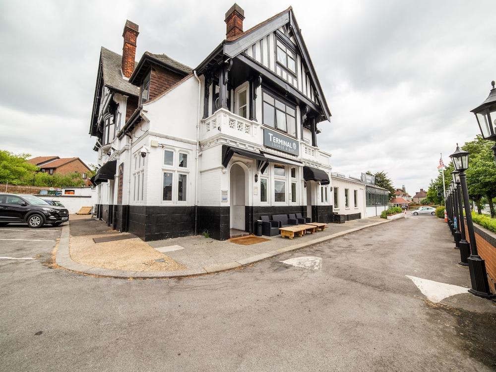 Oyo Osterley Park Hotel ไอล์เวิร์ธ ภายนอก รูปภาพ