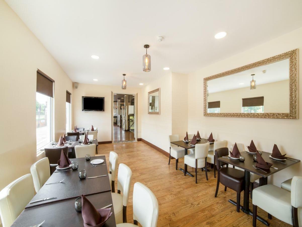 Oyo Osterley Park Hotel ไอล์เวิร์ธ ภายนอก รูปภาพ